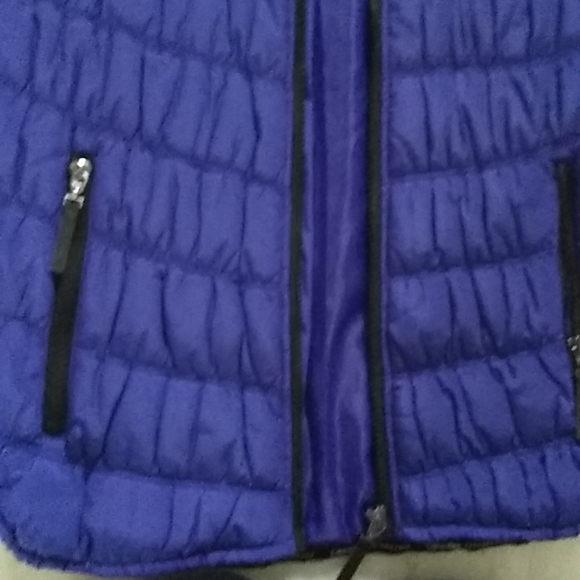 Calvin Klein Performance puffer vest. - Picture 4 of 13